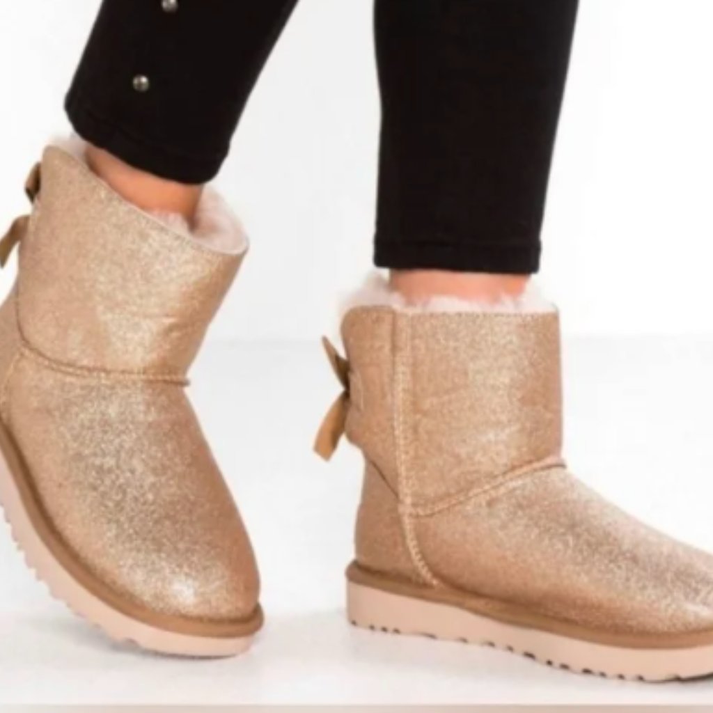 Ugg Bailey Bow Short Bootie Gold Glitter Sparkle Shearling Lined Women's Sz 7